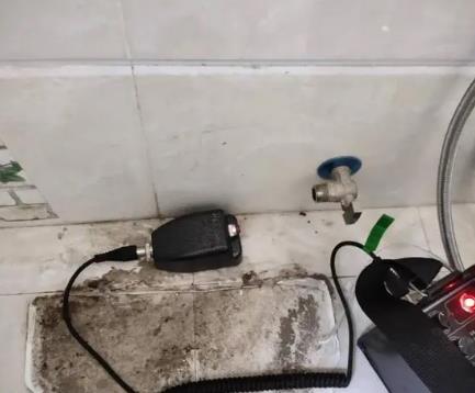 望江屋顶漏水维修公司分享下卫生间漏水的危害及解决方法